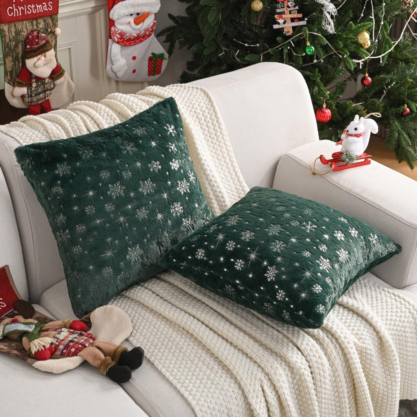 FUTEI Christmas Snowflakes Green Throw Pillow Covers 18x18 inch Set of 2,Soft Decorative Cushion Cases,Home Decor for Couch Bed Living Room