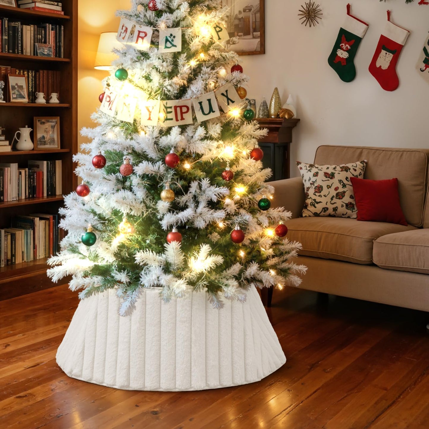 Lanpn 30 Inch Christmas Tree Collar, Plush Tree Collar Tree Stand Cover Xmas Tree Ring Stand Tree Basket Skirt for Winter Home Party Holiday Indoor Christmas Decorations (White, 75cm)