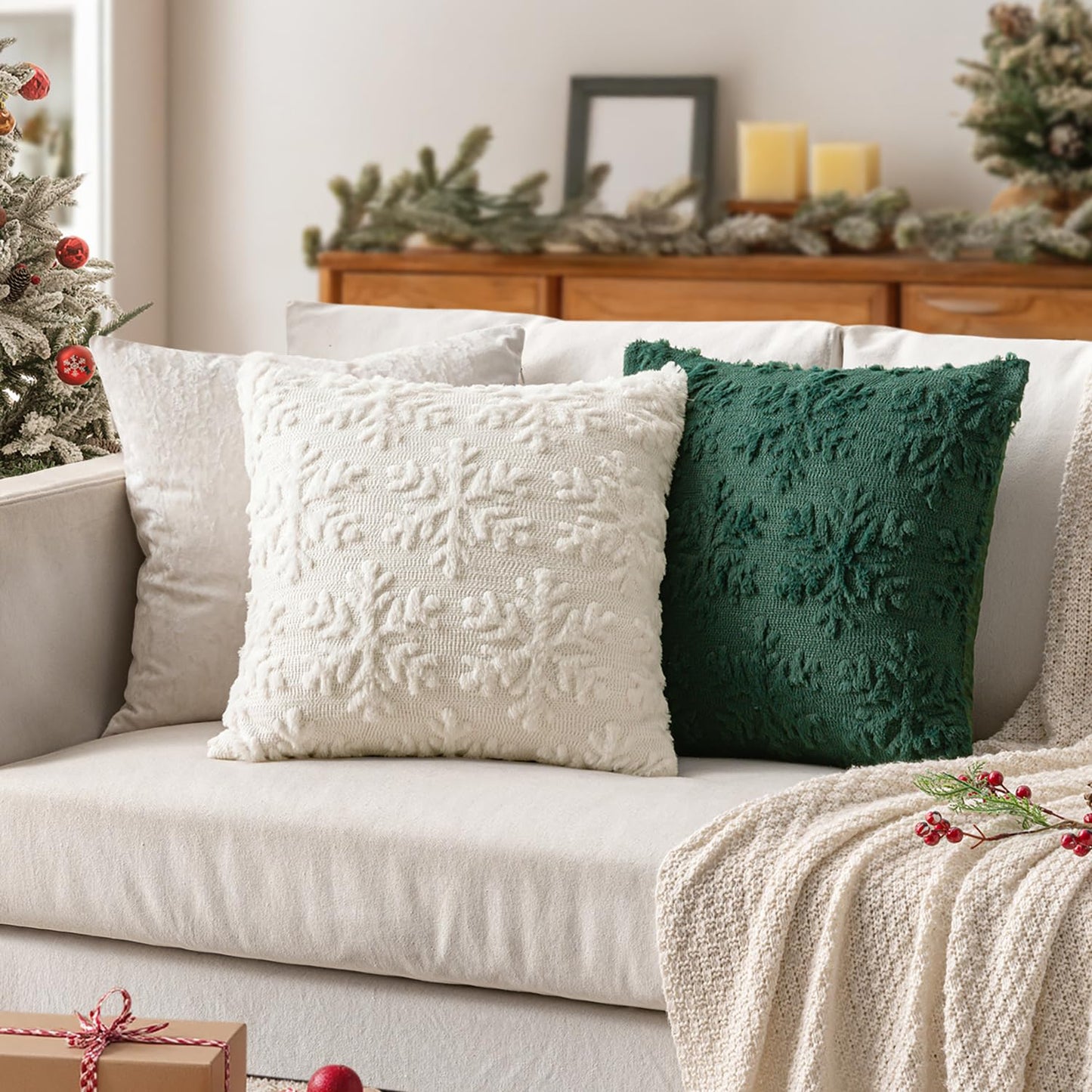 MIULEE Christmas Cream White Throw Pillow Covers Snowflakes Decorative 16×16 Inch Faux Wool Winter Festival Couch Pillow Covers Set of 2 Farmhouse Holiday Home Decors for Sofa Livingroom Bed