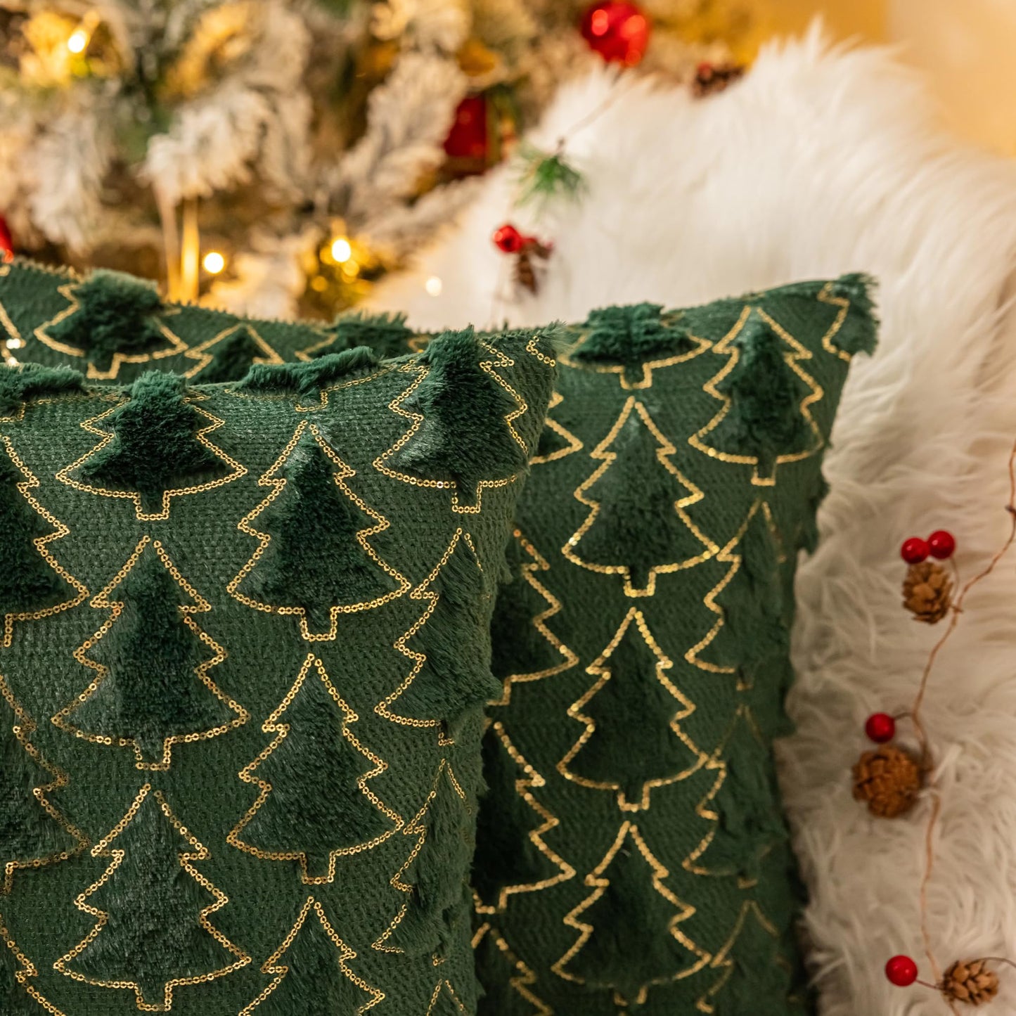AQOTHES Christmas Tree Green Red Throw Pillow Covers 18x18, Soft Faux Fur Sequins Throw Pillows for Couch Sofa Bed Room Cushion Covers Holiday Decorations