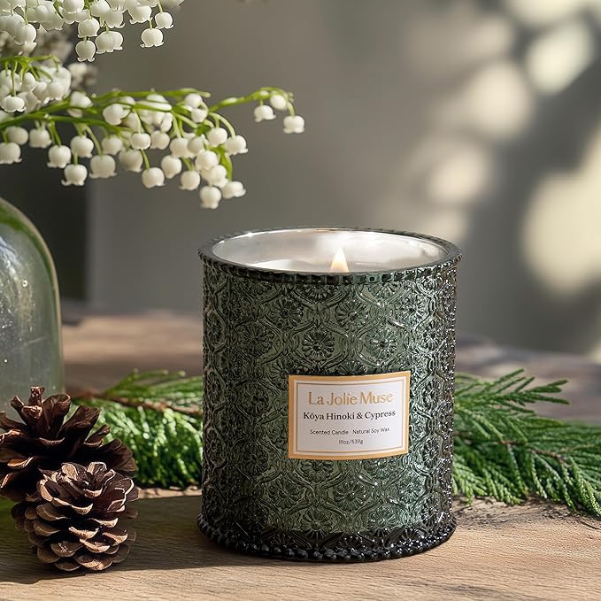 LA JOLIE MUSE Kōya Hinoki & Cypress Scented Candle – Pine, Leather & Hinoki | 19 oz Festive Christmas Candle | Wooden Wick | Clean Burn & Vibrant Scent | Fun Gift for Hosts & Fall Tablescapes