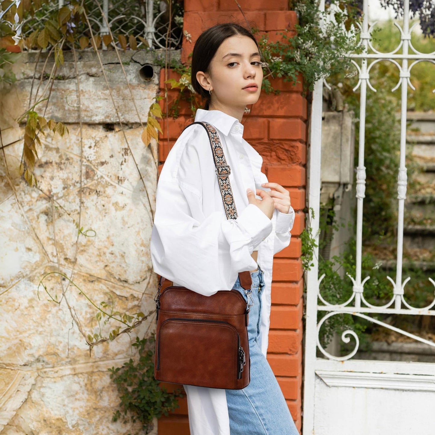 Iswee Leather Crossbody Bags Shoulder Bag for Women Purses and Handbags Genuine Leather Purses for Women Hobo Pocketbooks (Coffee)