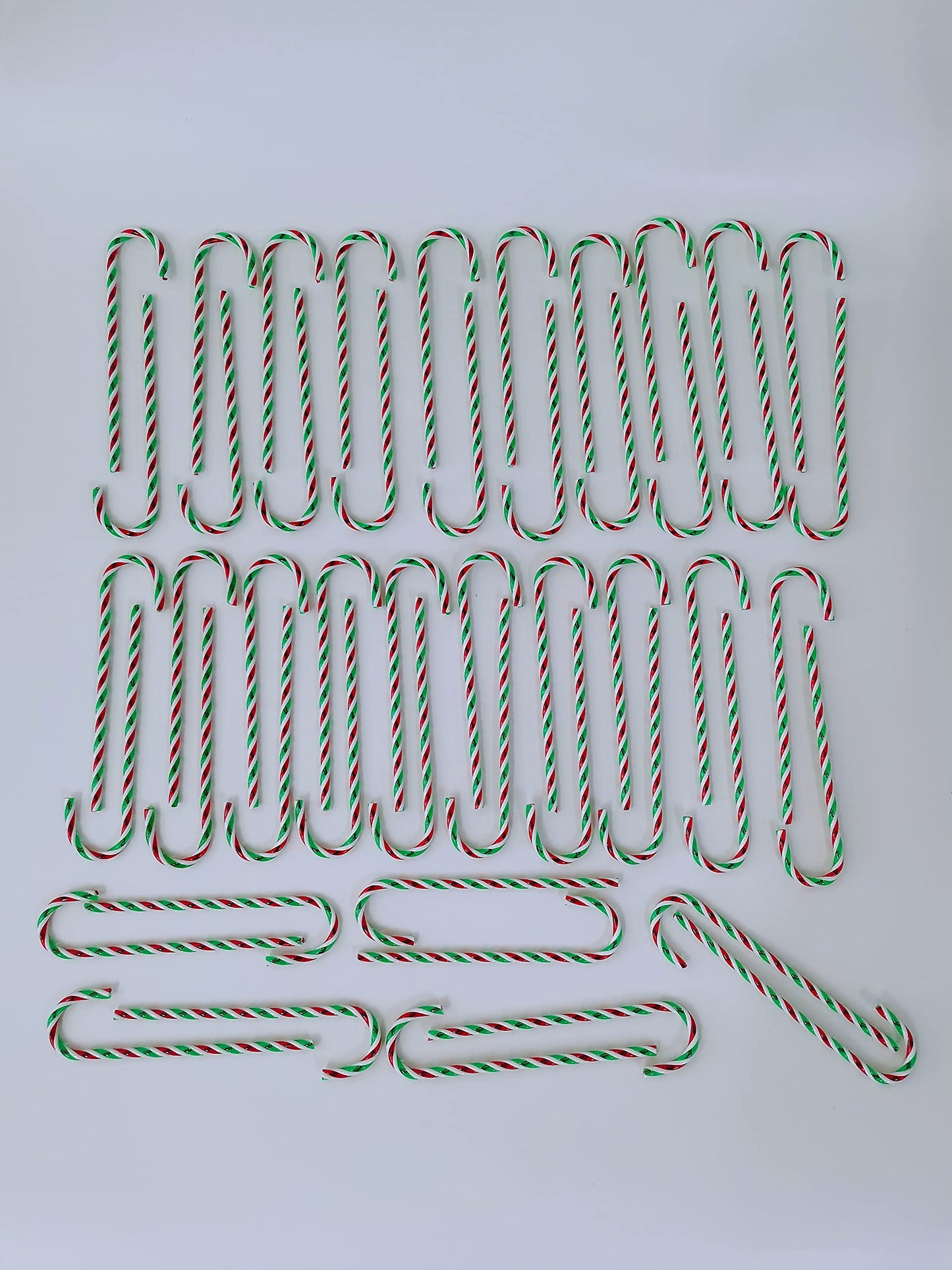 50 Pcs Christmas Candy Canes 5.9 inch Plastic Christmas Tree Hanging Ornaments Twisted Green Crutch Candy Canes for Xmas Home Indoor Outdoor Party Decoration (Green red White)