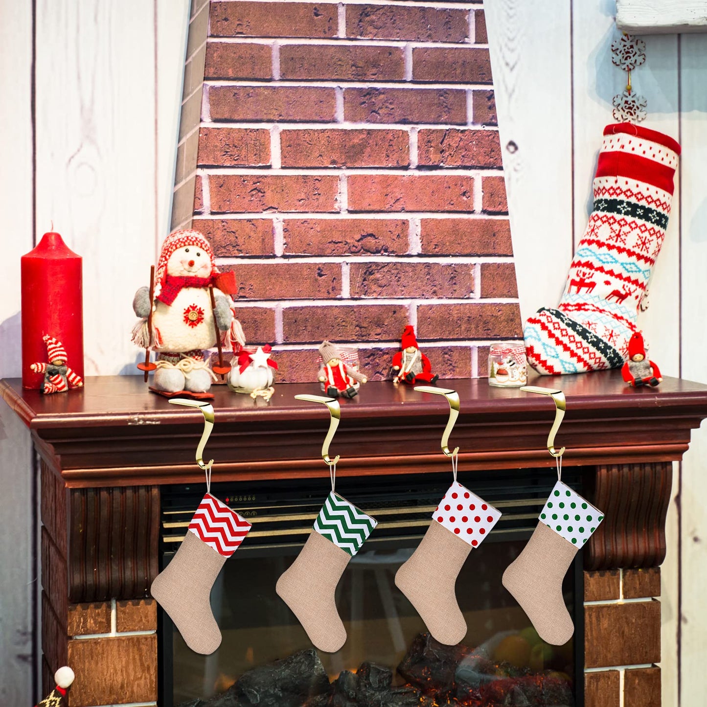 Sunshane 4 Pieces Christmas Stocking Holders Mantel Hanger Hooks Xmas Mantle Grips Set Safety Hang Stocking Clips for Christmas Party Decoration (Gold)