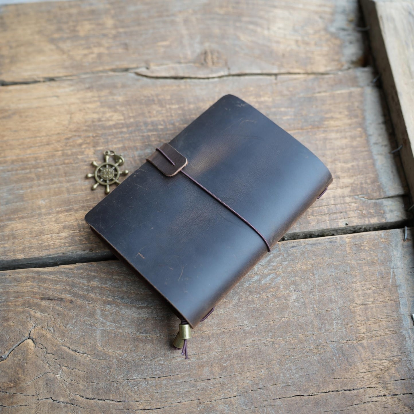 YIYUS Travelers Notebook Handcrafted Genuine Leather Journal Cover - A6 4.1" x 5.8" / 10.5cm x 14.8 cm Refillable Travel Journal Cover with Inner Pockets and Card Slots A6 Darkbrown