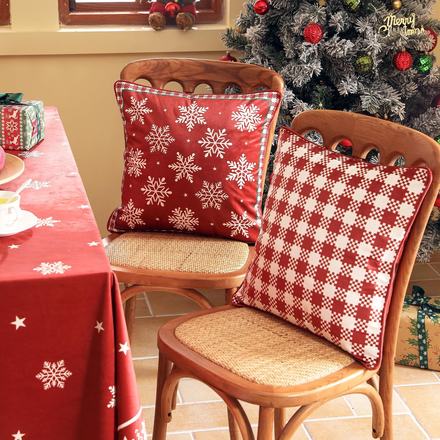 ISAENNE Design Square Classic Chrismas Style Throw Pillow Covers 18"x18", Red Soft Velvet Cushion Cover with Snowflakes Pattern Decor Pillowcases for Bed,Living Room,Outdoor,Car