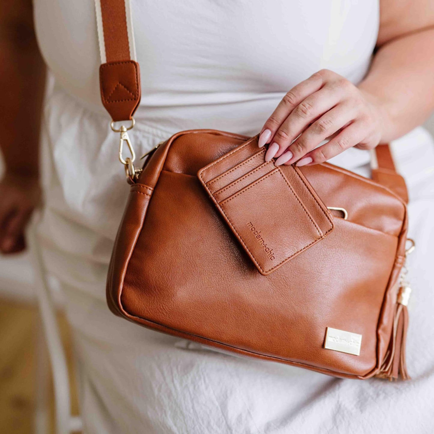 Modern+Chic Alice Crossbody Bags for Women, Small Vegan Leather Crossbody Purse, Adjustable Strap, Matching Free Wallet