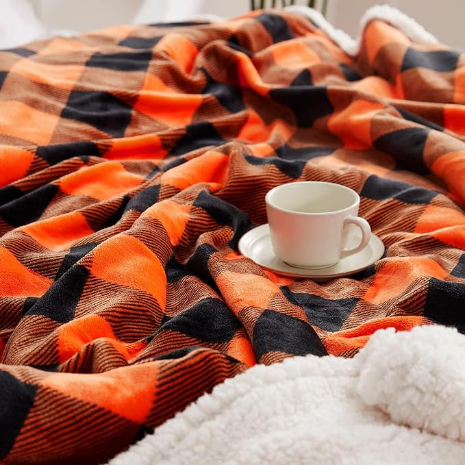 Touchat Halloween Blanket Twin Size 60" X 70"，Fall Autumn Harvest Sherpa Fuzzy Fluffy Soft Cozy Blankets, Fleece Flannel Plush Microfiber Throw for Couch Bed Sofa, Halloween Decor (Orange)