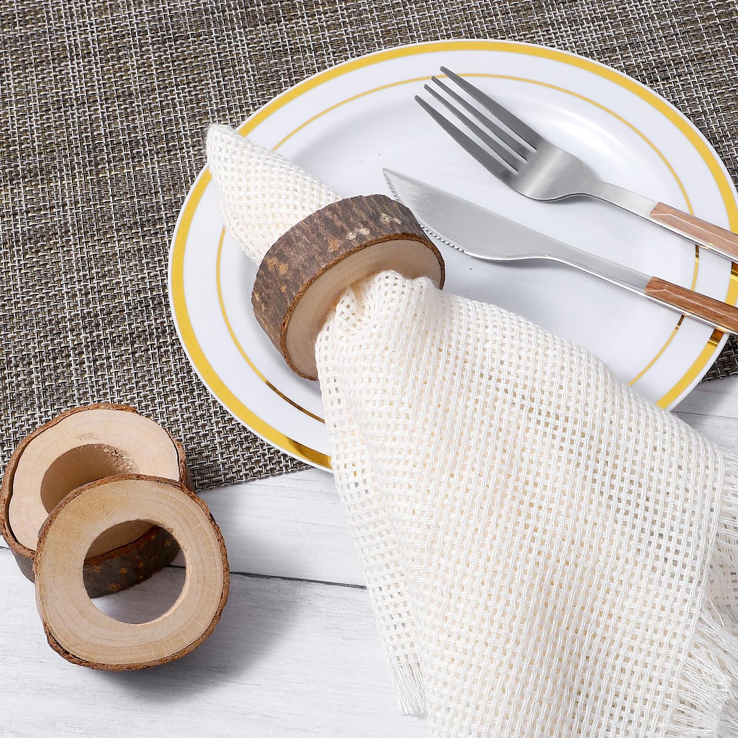 50 Pcs Wooden Bark Napkin Ring 1.18 Inch Handcrafted Wooden Napkin Holder Decorative Round Shaped Holders with Bark Edge Natural Design for Table Dining Parties Special Occasions Kitchen & Home Decor