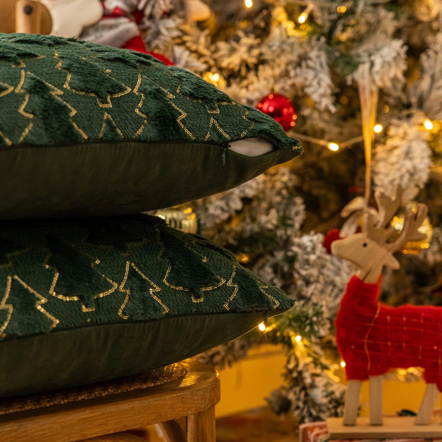AQOTHES Christmas Tree Green Red Throw Pillow Covers 18x18, Soft Faux Fur Sequins Throw Pillows for Couch Sofa Bed Room Cushion Covers Holiday Decorations