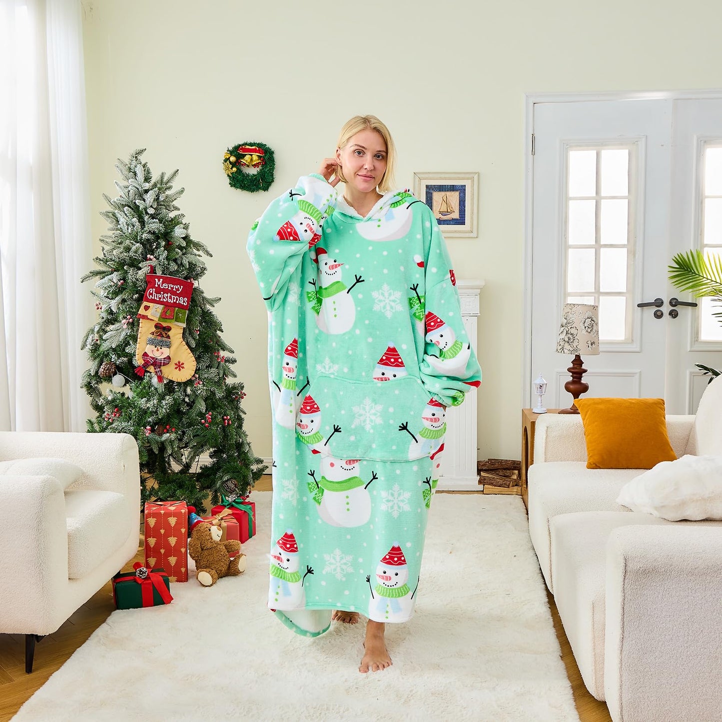 Moinlizy Wearable Blanket Hoodie, Long Thick Hooded Blanket Oversized for Adults Women Men with Pocket and Sleeves, Christmas Green Snowman