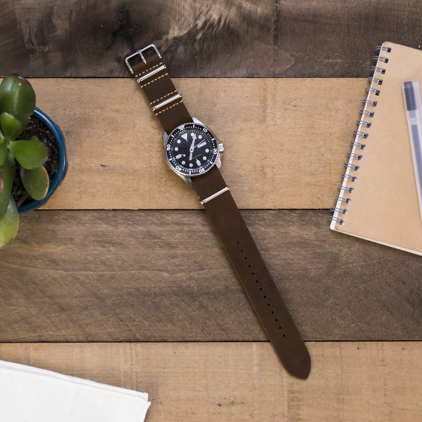 Benchmark Basics Leather Watch Band - Crazy Horse Oiled Leather One-Piece Watch Straps for Men & Women - 22mm, Dark Brown