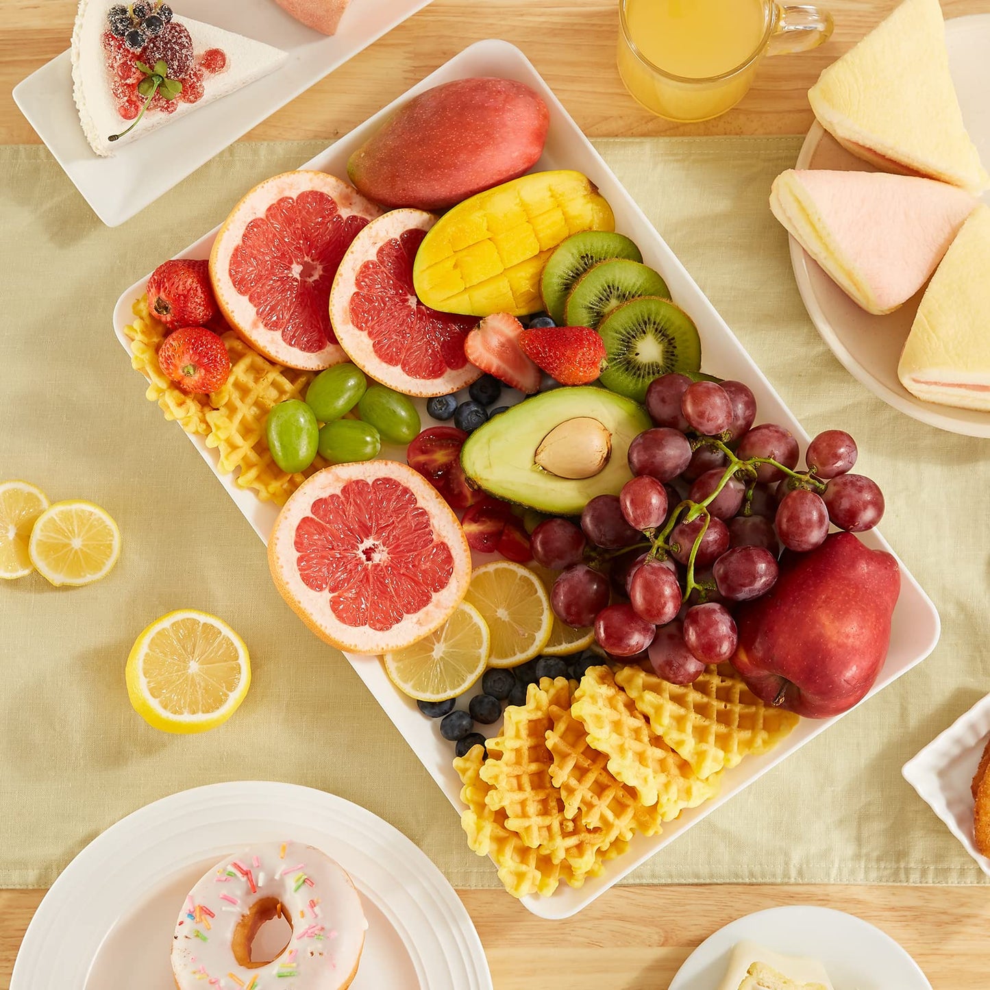 Lifewit Plastic Serving Tray for Party Supplies, 15" x 10" White Trays for Serving Food, Reusable Large Platter for Buffet, Fruit, Dessert, Snack, Veggie, Kitchen and Outdoor Use, Rectangle, 3 Pcs