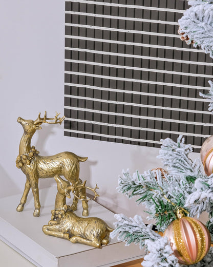 DN DECONATION 2pcs Gold Christmas Reindeer Figurines, Tabletop Reindeer Christmas Decor Indoor, Small Resin Xmas Brass Deer Decorations for Home Mantel Decor