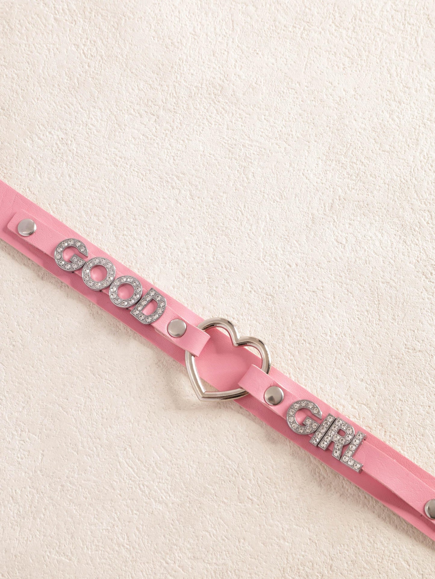 Sacina Gothic Punk Heart Letter Choker, Pink Choker, PU Leather Chocker Collar, Gothic Goth Necklace, Halloween Jewelry Gift for Women