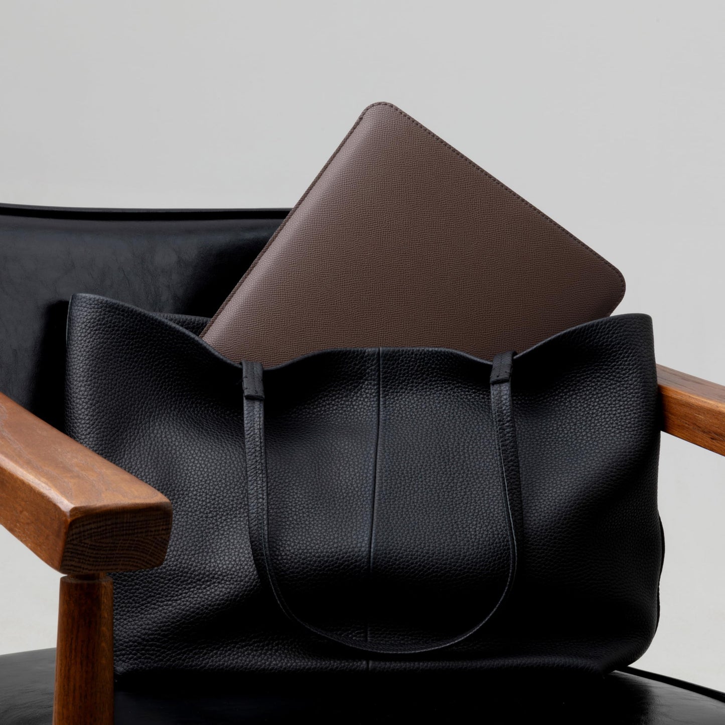 Comfyable Laptop Sleeve 13 Inch Precisely Compatible with MacBook Air M5 2026 & MacBook Pro/Neo A18, Faux Leather Cover Case, Coffee