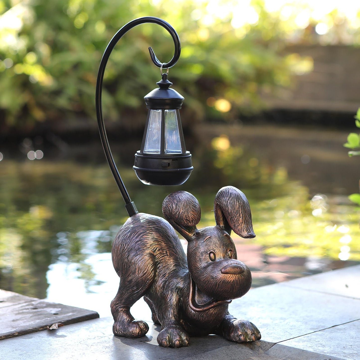 Hnnpmm Laughing Dog Figurine with Solar-Powered LED Light 15.9 Inch Tall Antique Bronze, Perfect for Gift Garden Decor or Housewarming for Dog Lovers
