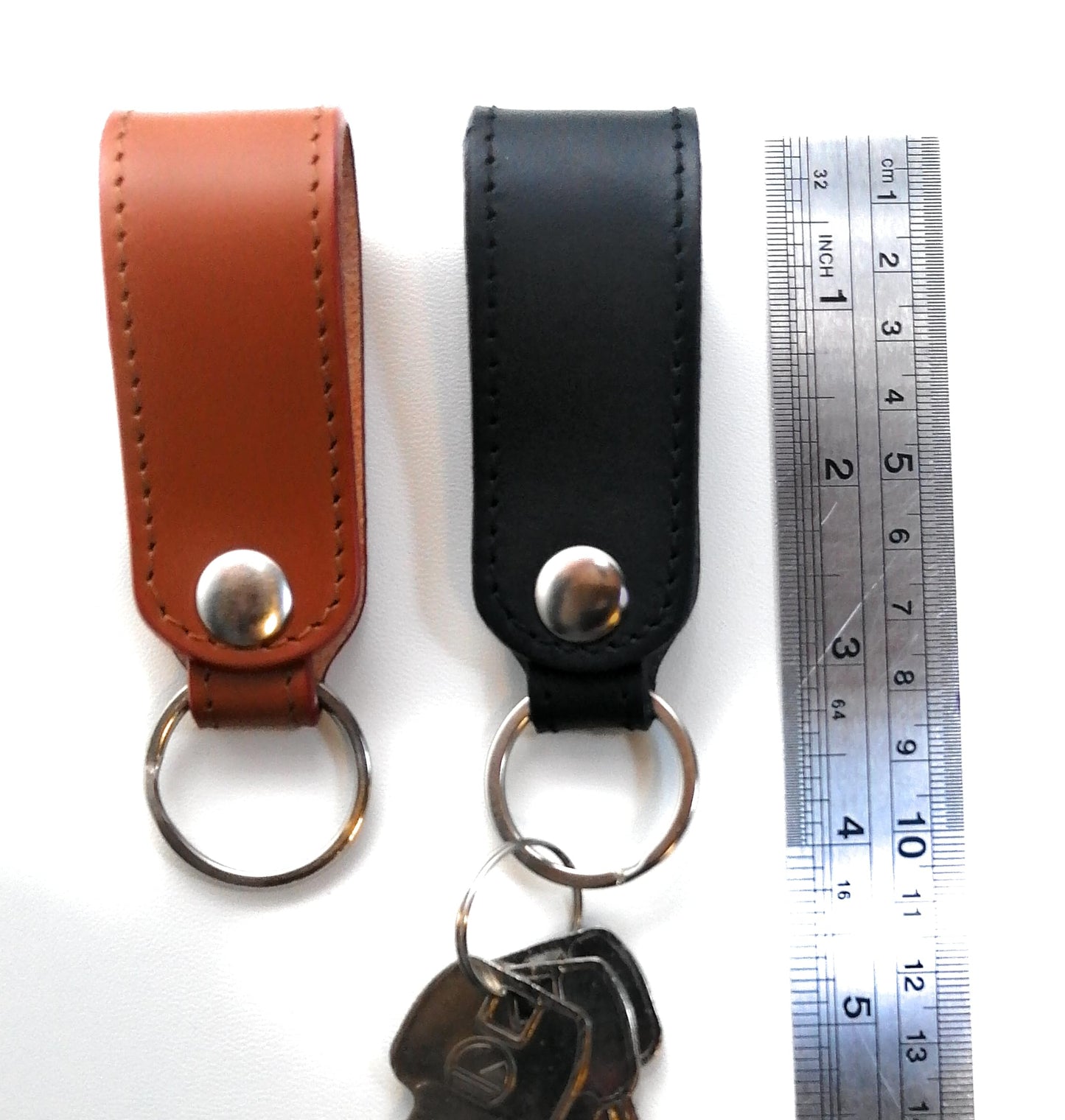 Key Chain Genuine Leather Car Keychain for Belt, Universal Key Fob Keychain Holder for Men and Women (Black key chain)