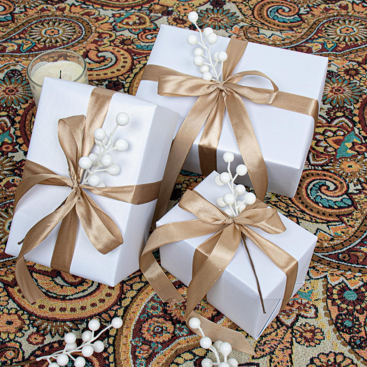 LLZLL 32 Pack Christmas Picks Artificial Christmas Tree Berries 6.5 Inch Holly Berry Stems for Winter Xmas Holiday DIY Ornaments（White）