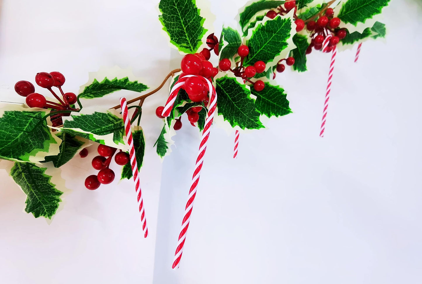 100 Pcs Christmas Candy Canes 5.9 inch Plastic Christmas Tree Hanging Ornaments Twisted Red White Crutch Candy Canes for Xmas Home Indoor Outdoor Party Decoration (C)
