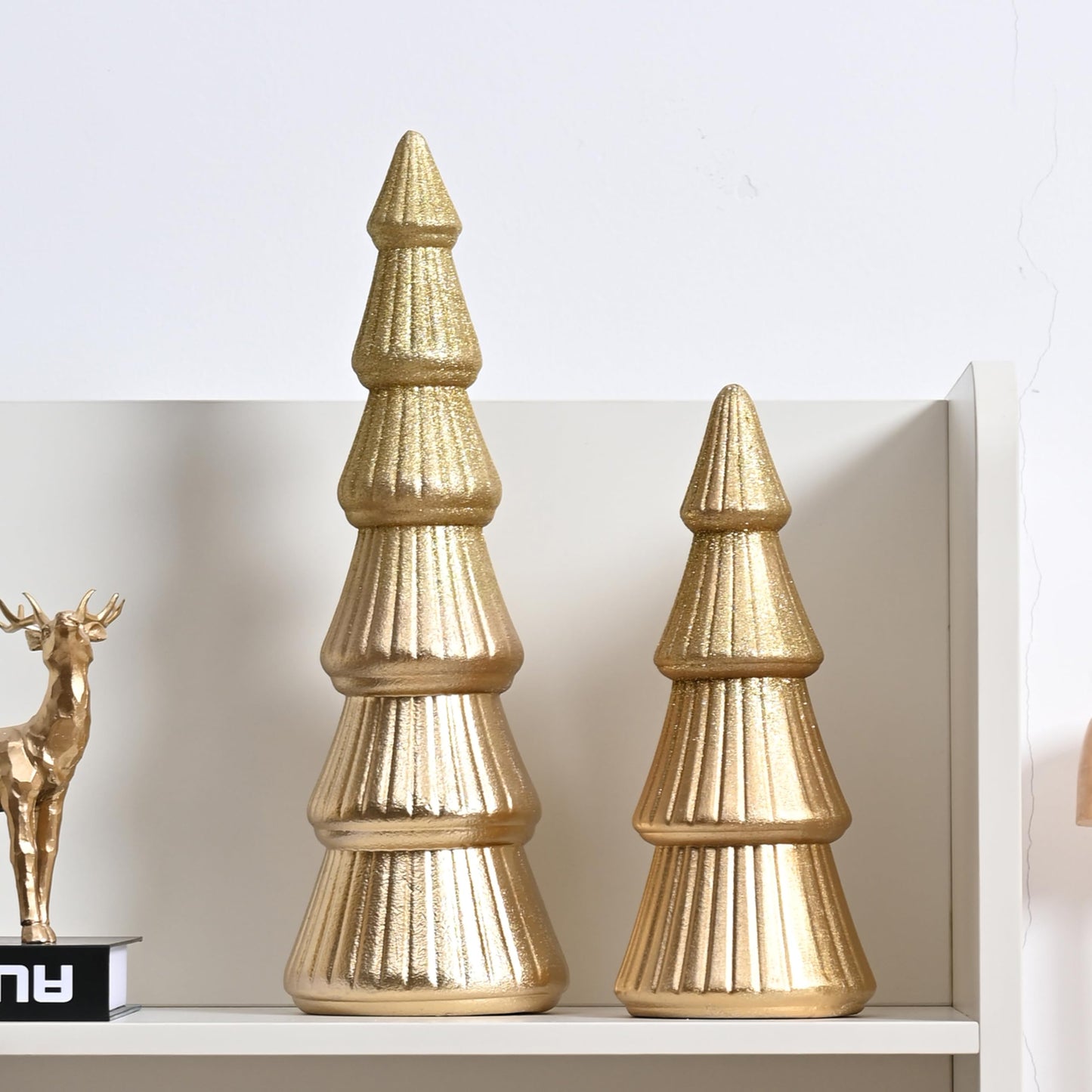 AOMOONOA Wooden Christmas Trees Figurine, 2Pcs Gold Tree Figurines, Decorative Trees for Tabletop, Small Glittered Golden Xmas Tree Figurines for Christmas Mantle Indoor Decor