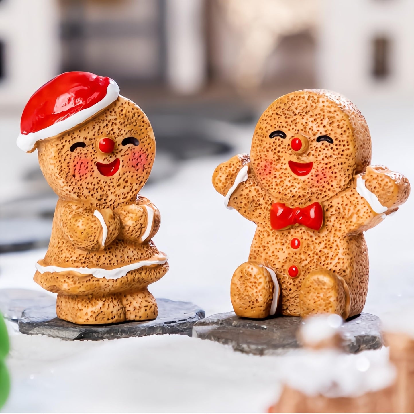 TIM CHESS 48PCS Mini Gingerbread Men Figurines in Resin, 4 Styles Mini Christmas Gingerbread Ornaments Statues, Miniature Figurines for DIY Crafts Indoor Outdoor Xmas Decorations Party Favors