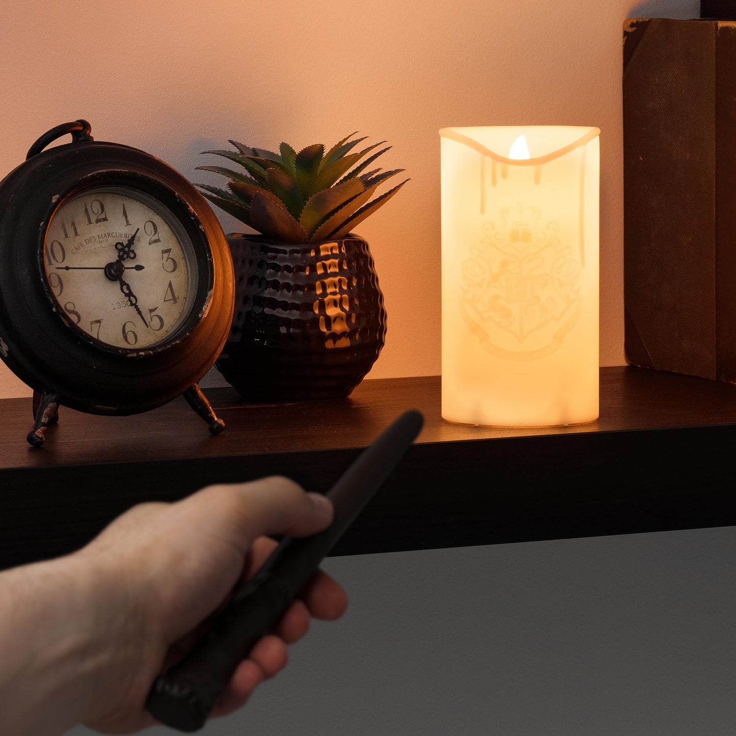 Paladone Harry Potter Hogwarts LED Candle with Wand Remote – Officially Licensed Wizarding World Merchandise, Battery-Powered Candlelight for Themed Events