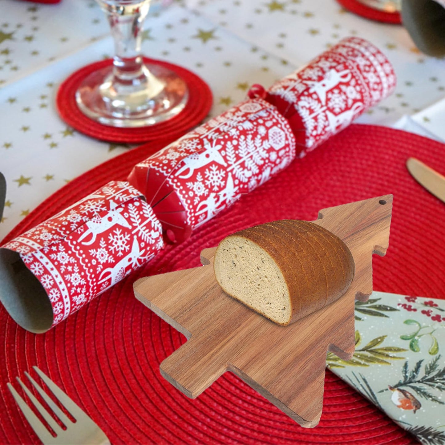 Christmas Tree Cutting Board, 14.9"x 9.4" Wooden Charcuterie Cheese Board, Acacia Serving Tray for Sushi, Dessert, Candy Dish