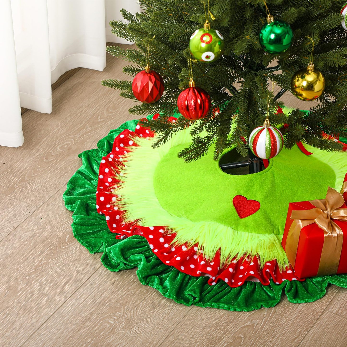 Gemscream 30 Inches Green Christmas Tree Skirt Xmas Decorations with Red Heart Patch for Tree Mat Collar with Red Green Trim for Christmas Party Indoor Outdoor Holiday Party Decor