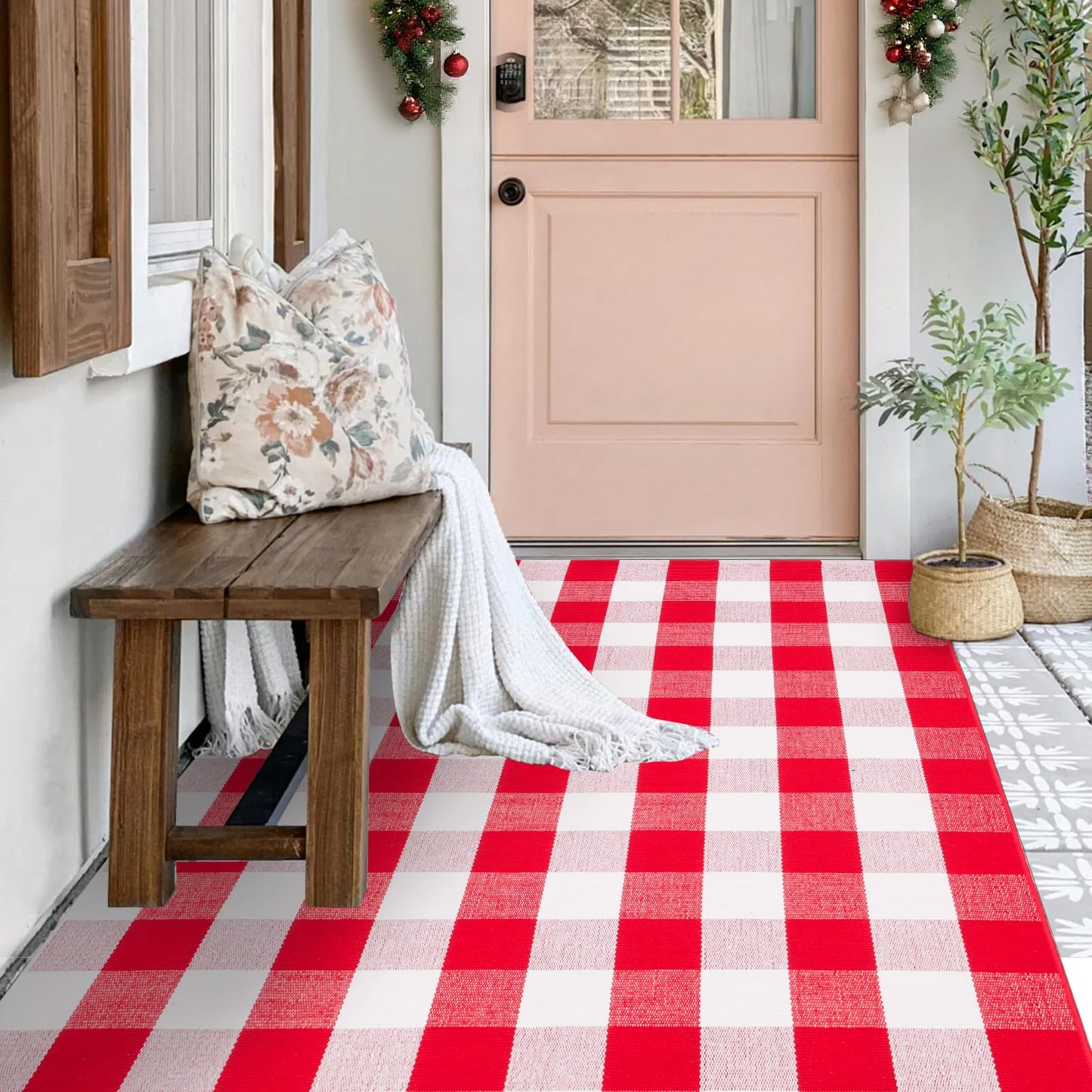 Christmas Red and White Plaid Rug 4 x 6 Ft, Hand-Woven Indoor/Outdoor Layered Cotton Blend Buffalo Plaid Rug, Washable Front Door Mat, Perfect for Porch, Living Room, Entryway