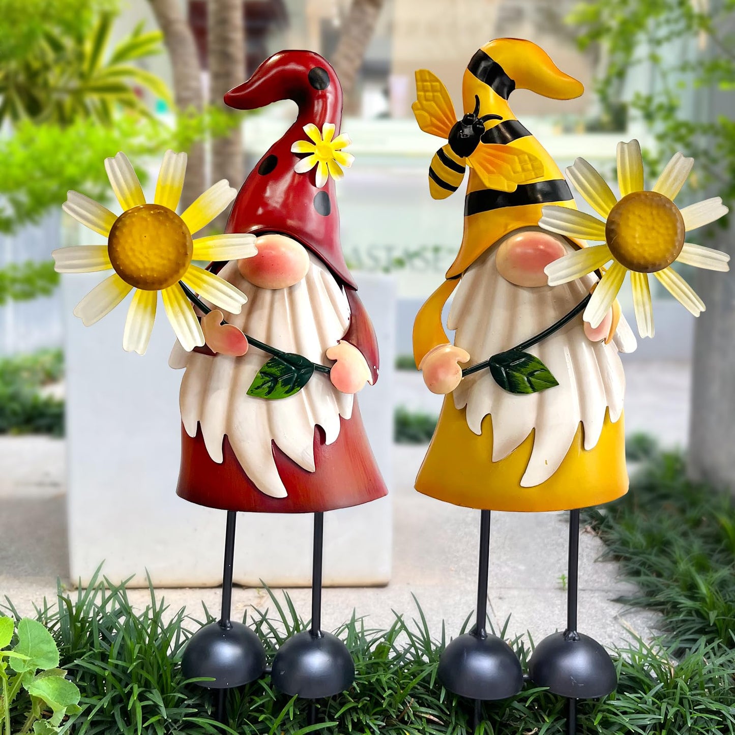 HONGLAND Gnomes Decorations for Yard - Metal Gnome Outdoor Decor Bee Ladybug Garden Statue- Christmas Decoration Thanksgiving Holiday Lawn Patio Yard Stakes (Set of 2)