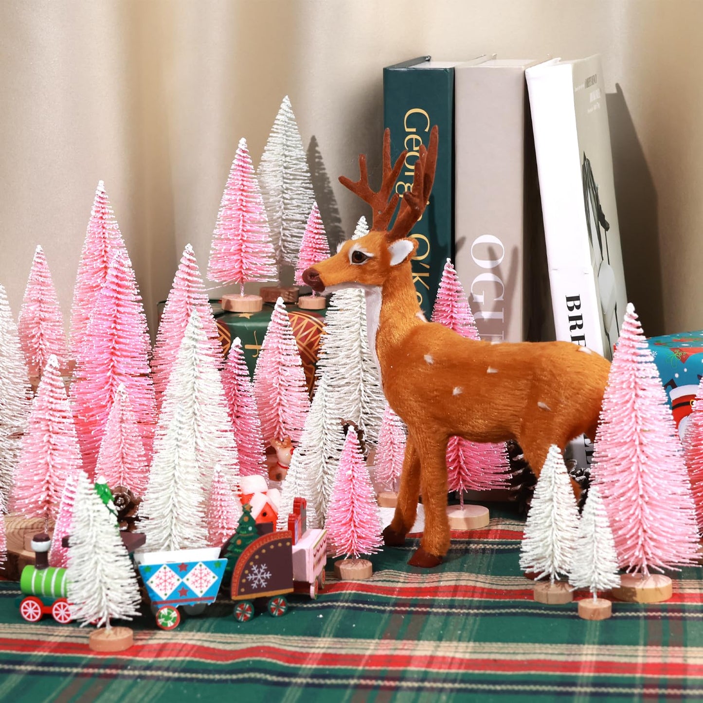 30Pcs Mini Christmas Trees Artificial Christmas Tree Bottle Brush Trees with Wooden Base for Christmas Decor Christmas Party Home Table Craft Decorations(Pink+White)