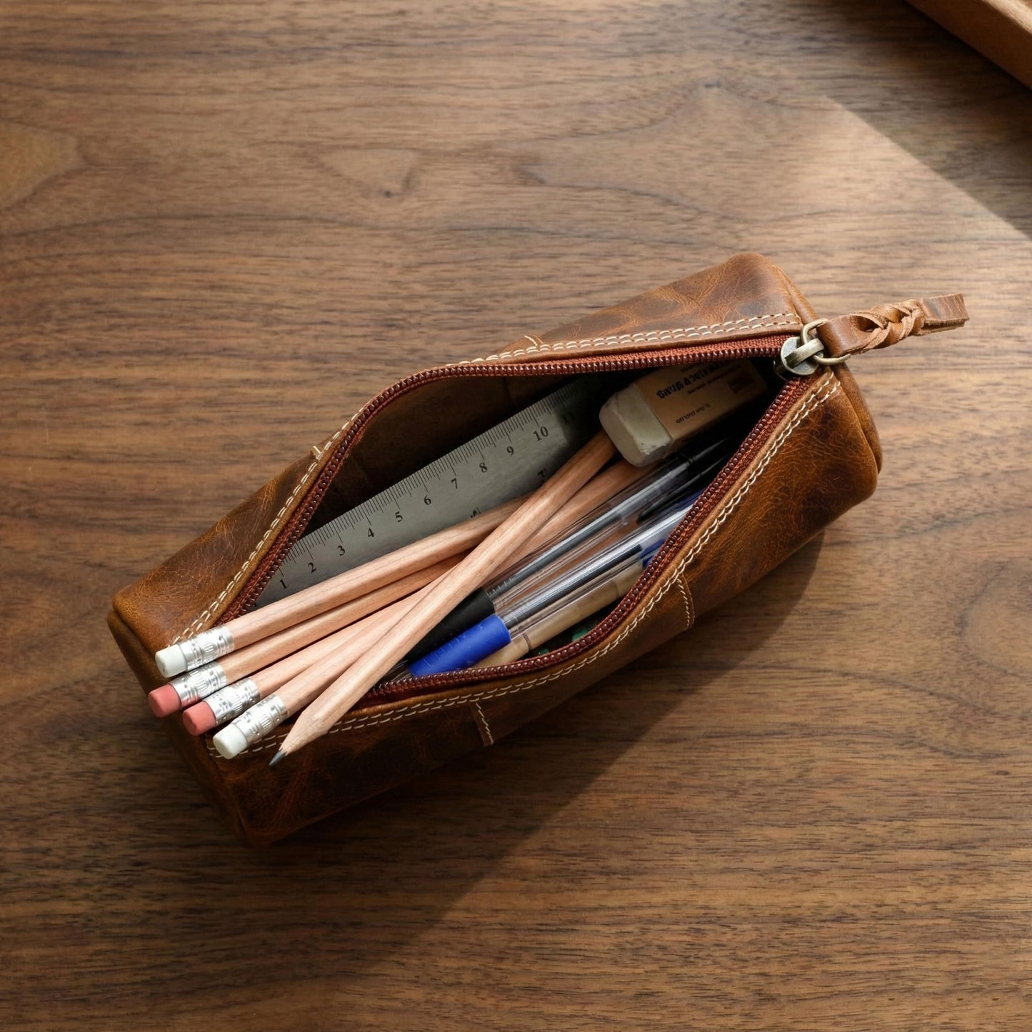 LEATHER TOWN Leather Pencil Case - Full Grain Leather Zippered Pen Pouch - Bag Pen Holder for Work & Office (Brown)