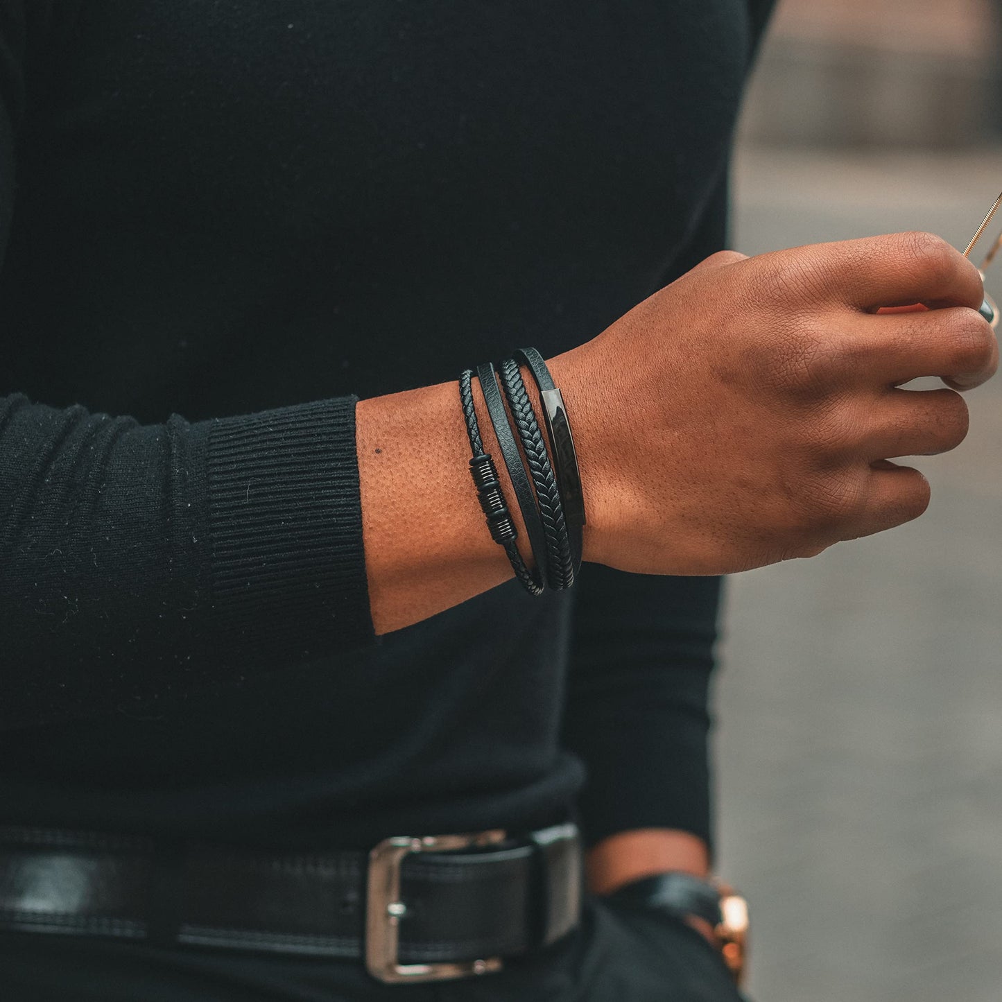 SERASAR Pulsera de Cuero Negro para Hombre, 17cm, Caja Regalo, Real, Piel Vaca, Ajustable, Cierre Magnético, Cuerda Envoltura, Masculino, Pulseras, Banda, Joyas, Imán
