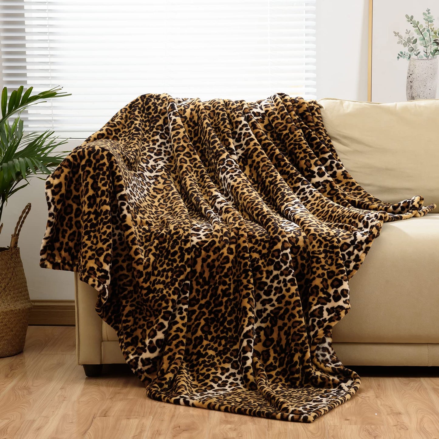 Bnuitland Leopard Print Fleece Flannel Throw Blanket, 300 GSM Double Sided Cheetah Print Blanket for Bed Sofa Couch Travel, Super Soft Fuzzy Fluffy Lightweight for Adults and Kids, 50×60 inch