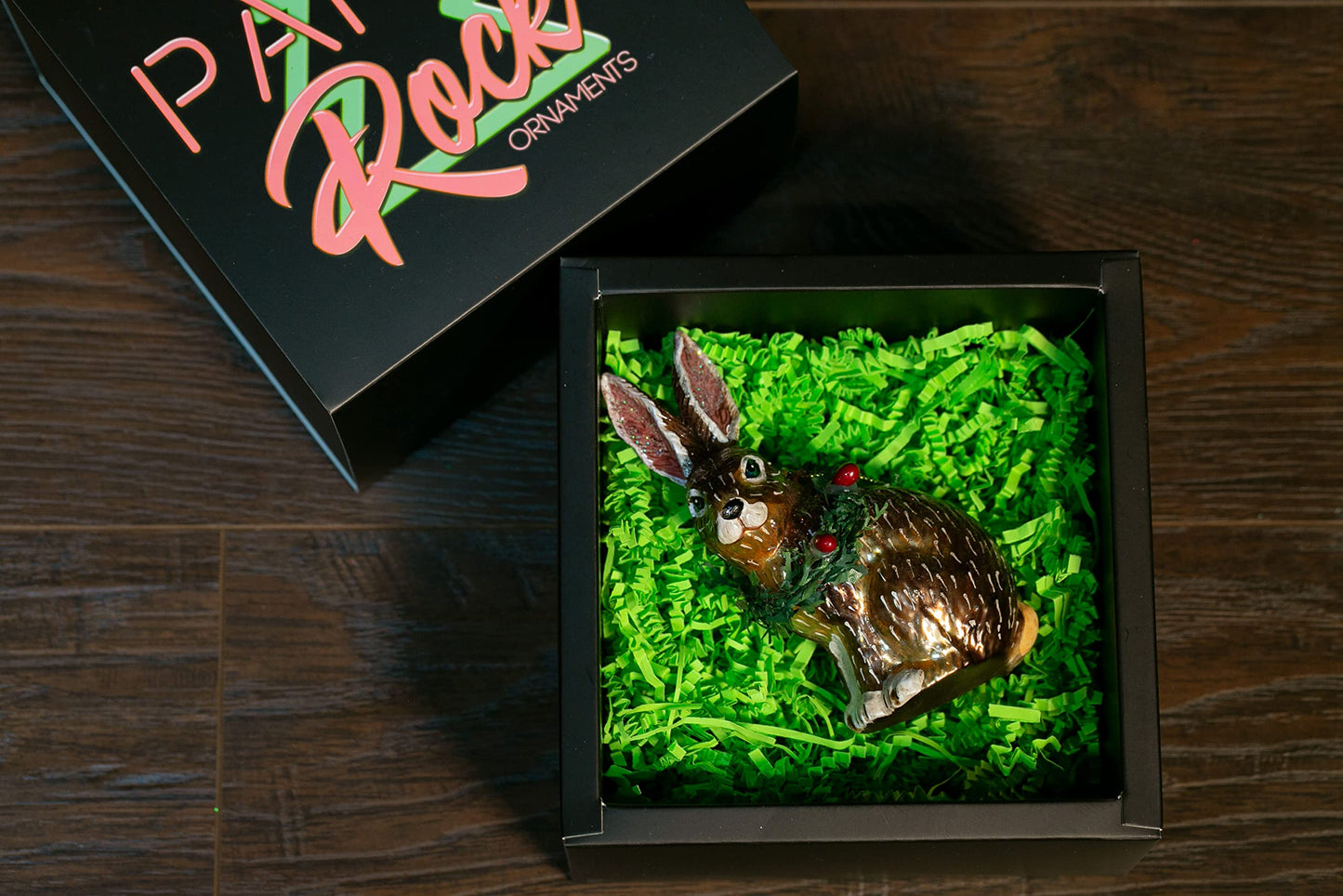 Party Rock | Bunny with Wreath Glass Ornament | X-Mas Collection