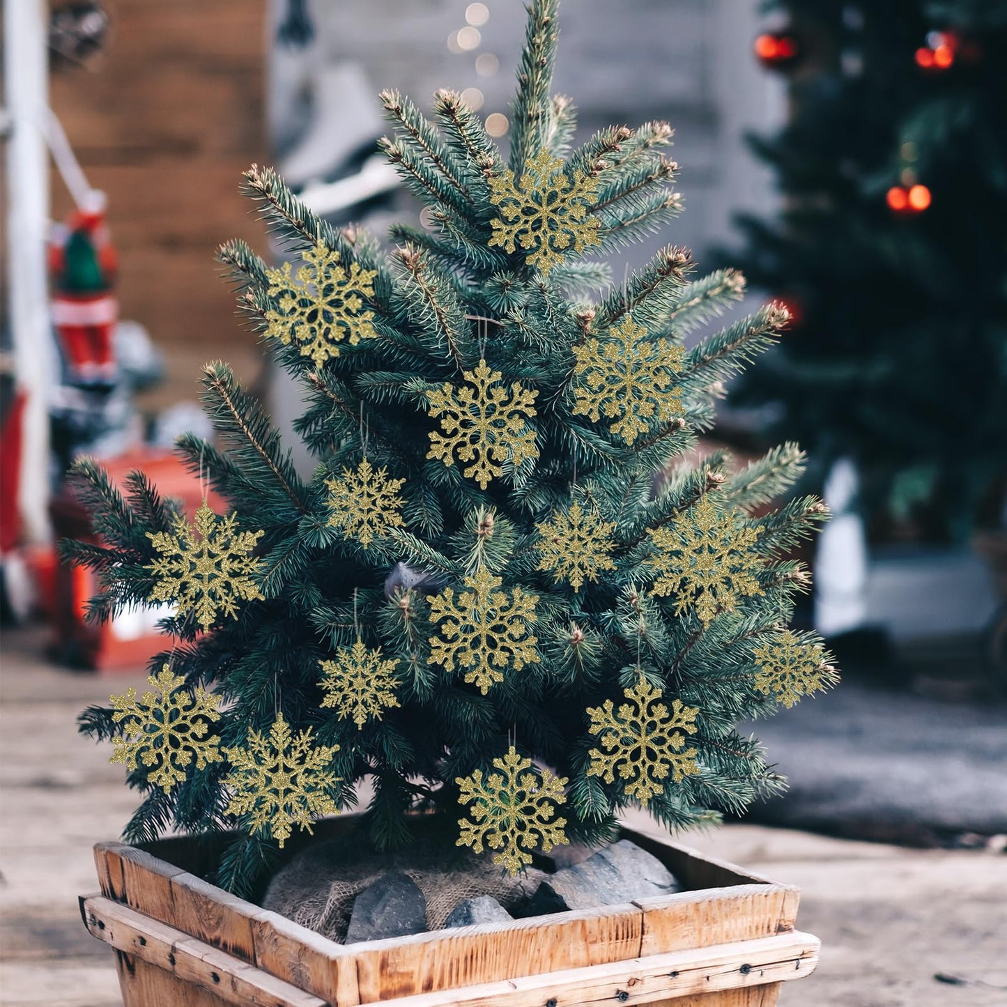 36pcs Christmas Gold Snowflake Ornaments Plastic Glitter Snow Flakes Ornaments for Winter Christmas Tree Decorations Size Varies Craft Snowflakes