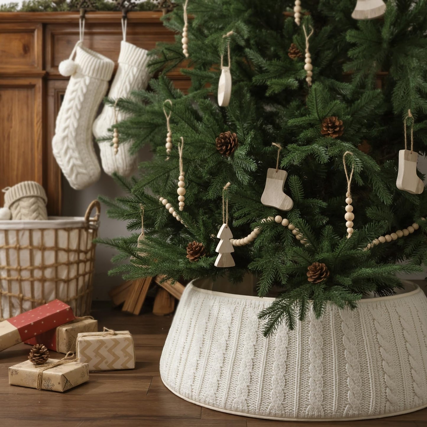 Knitted Christmas Tree Collar: Cream White Braided Cable Knit Vertical Crochet Tree Ring, Rustic Thick Chunky Farmhouse Christmas Tree Base Cover for Artificial Trees Xmas Holiday Home Décor Gifts