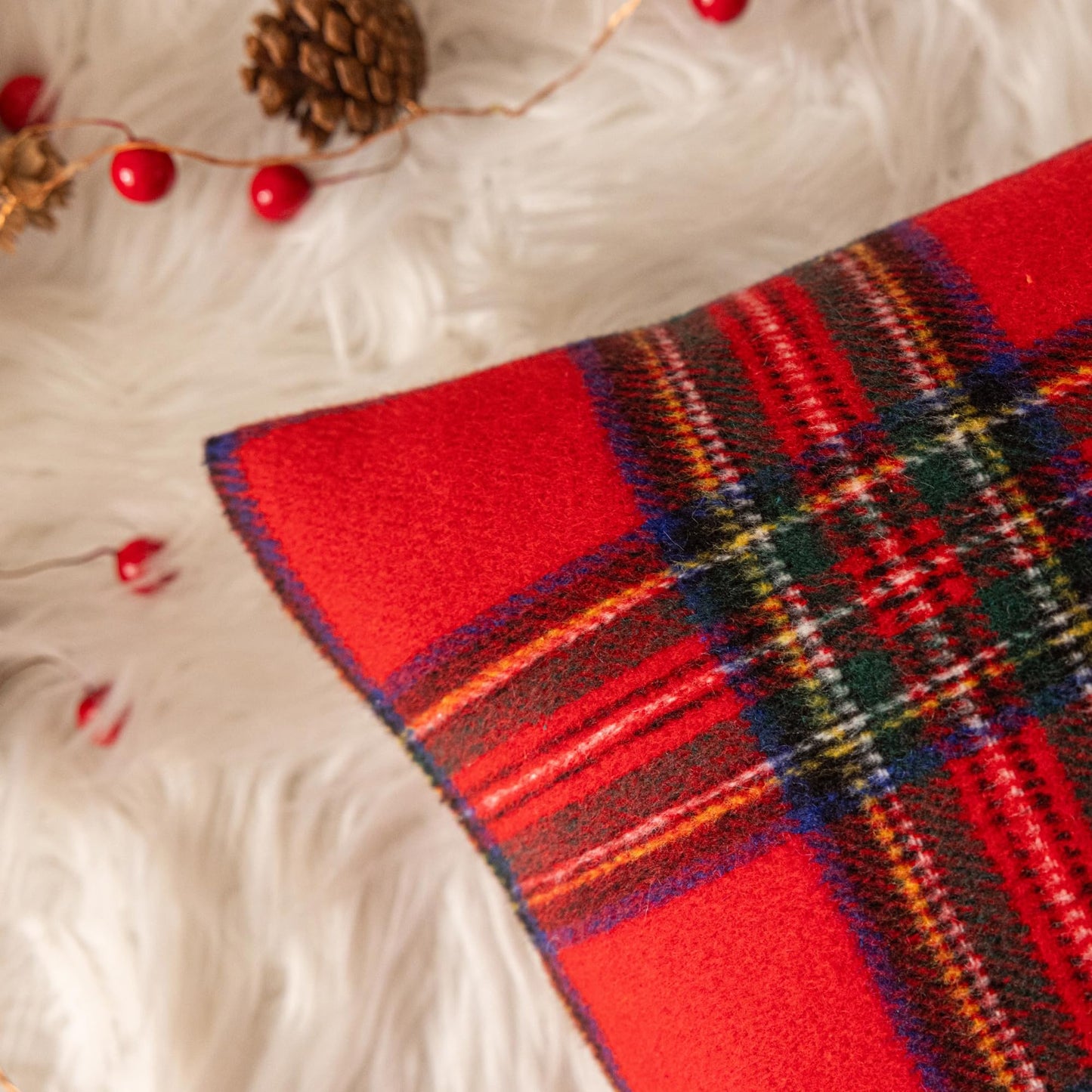 AQOTHES Christmas Plaid Throw Pillow Covers Set of 2 Scottish Tartan Winter Farmhouse Cushion Cover for Couch Sofa Bed Porch Home Holiday Decor Red 18 x 18 Inch