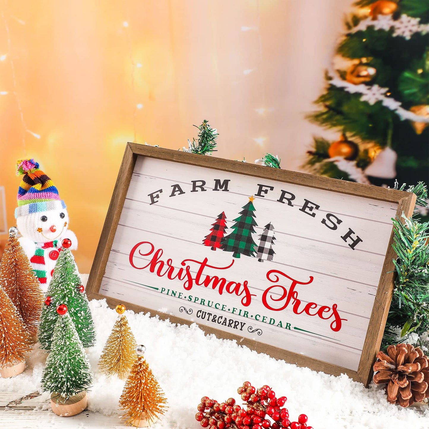 Christmas Signs Farm Fresh Christmas Trees Wood Sign Rustic Farmhouse Holiday Decor with Wooden Frame Buffalo Plaid Xmas Winter Hanging Wall Decor for Home Party Living Room Fireplaces Table Decor
