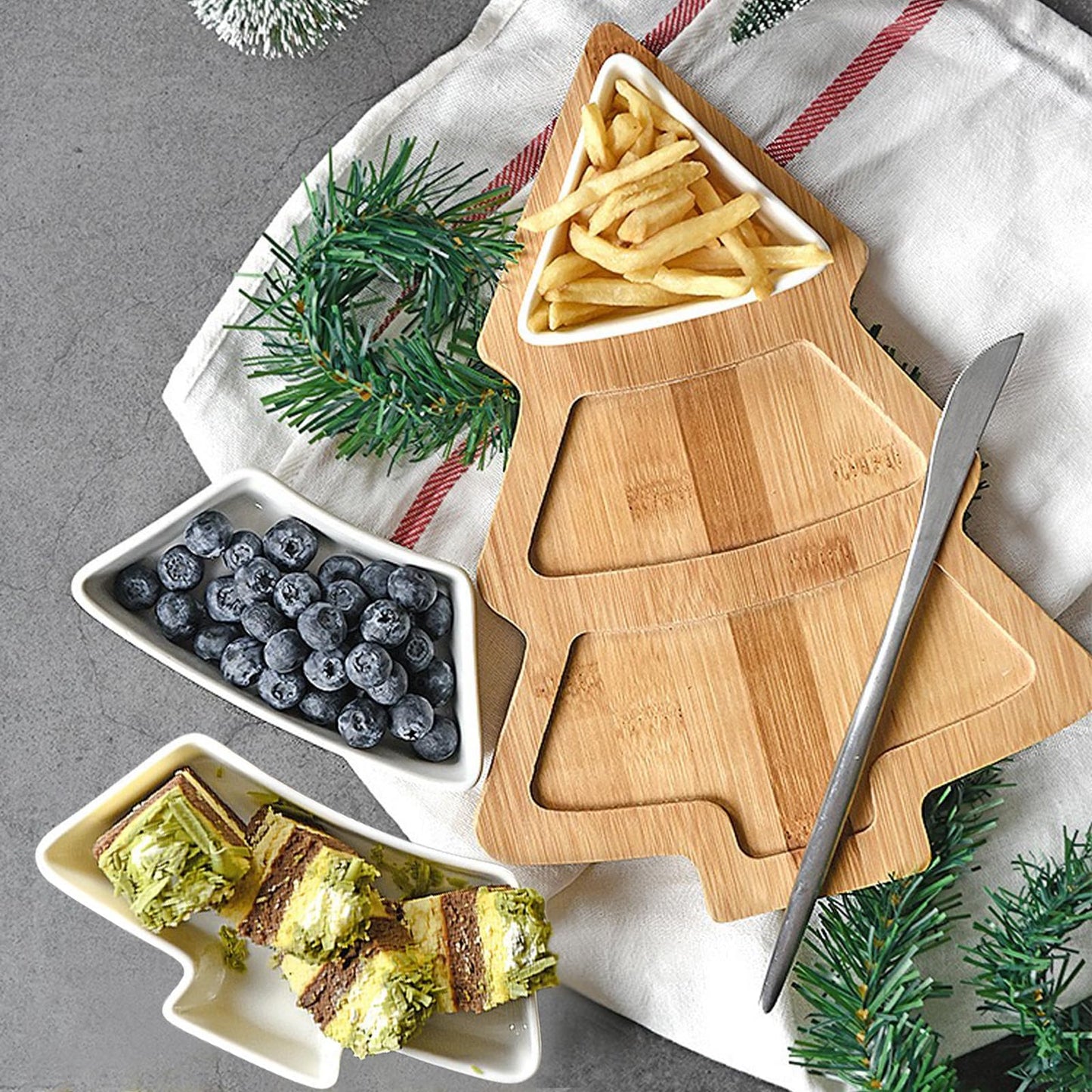 Qancesd Christmas Tree Shaped Platter Ceramic Dinner Plates with Wood Tray Christmas Tree Dishes Decorative Food Serving Tray for Appetizer Snack