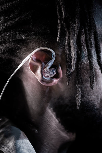 Shure SE215 PRO Wired Earbuds, Professional Sound Isolating Earphones with Clear Sound and Deep Bass, Single Dynamic MicroDriver, Secure In-Ear Design, Includes Carrying Case and Ear Tip Kit, Clear (SE215-CL)