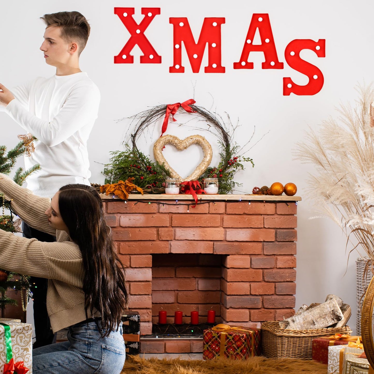 VIHOSE Christmas LED Letter Lights Sign Table Decoration Xmas Light up Letters Battery Powered Letter for Indoor Christmas Decoration Home Bar Party Bedroom Tabletop Gift