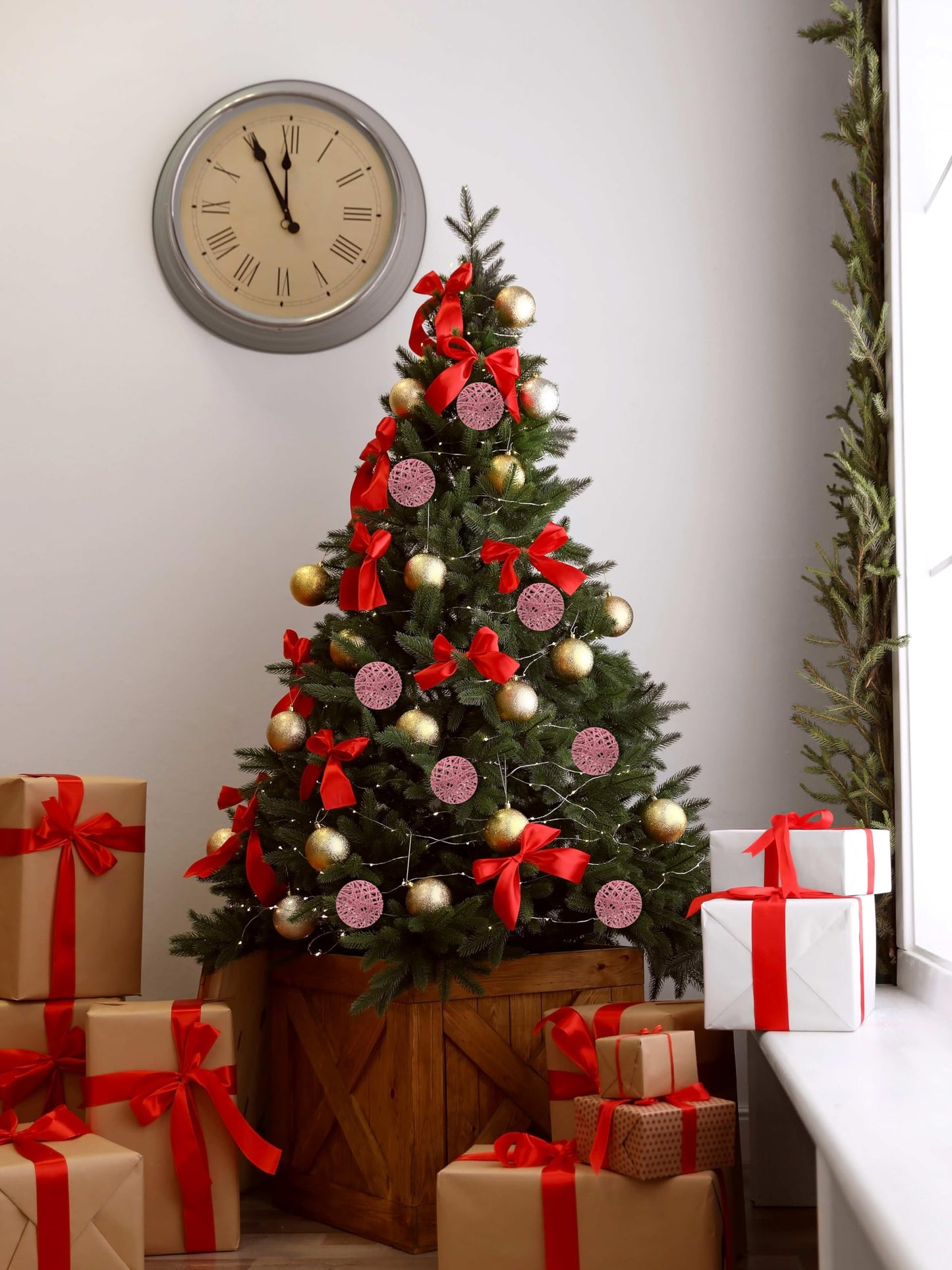 Christmas Traditions 4 inch Pink Glittered Rattan Ball Ornaments Hanging Tree Decorations (Set of 6) (Pink)