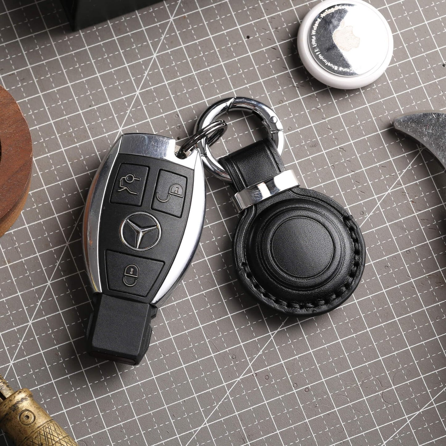 Jayanes Genuine Leather Keychain Holder Compatible with AirTag - Secure Case Cover Key Ring Chain Fob Accessories Intended for Air Tag - Black
