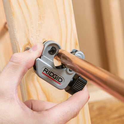 Ridgid - CC247 RIDGID 40617 Model 101 Close Quarters Tubing Cutter, 1/4-inch to 1-1/8-inch Tube Cutter Silver