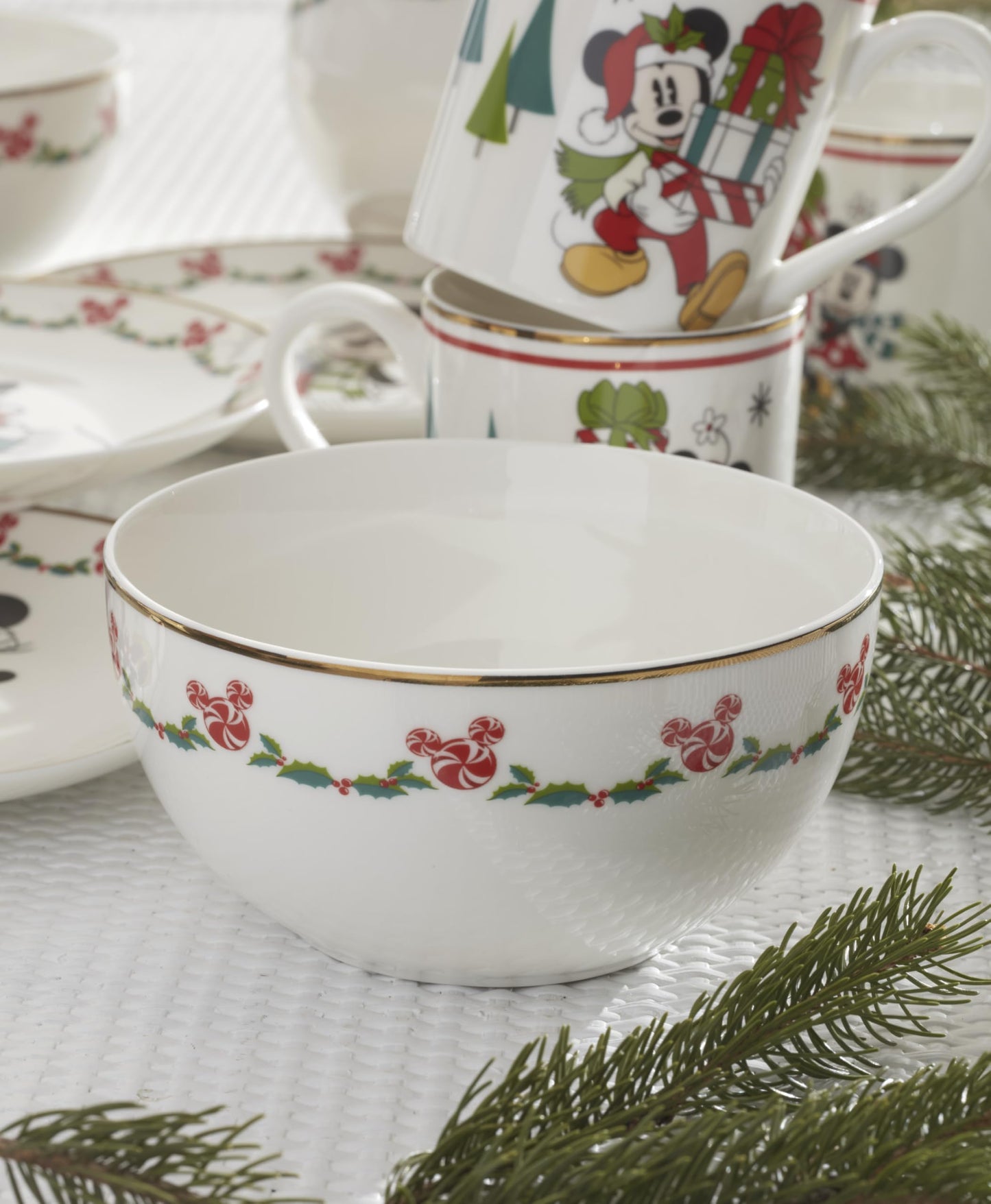 Lenox Disney Holiday Serveware Collection – 12-Piece Dessert Set
