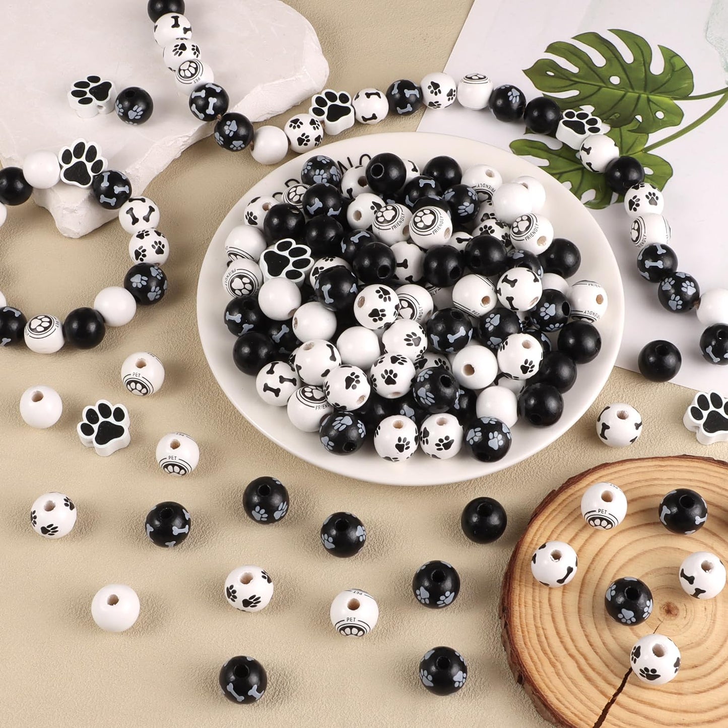 225Pcs Dog Paw Beads Wooden Puppy Paw Footprint Beads, Cute Black and White Spacer Bead for Pet Charm DIY Pendant Jewelry Making Home Decor Party