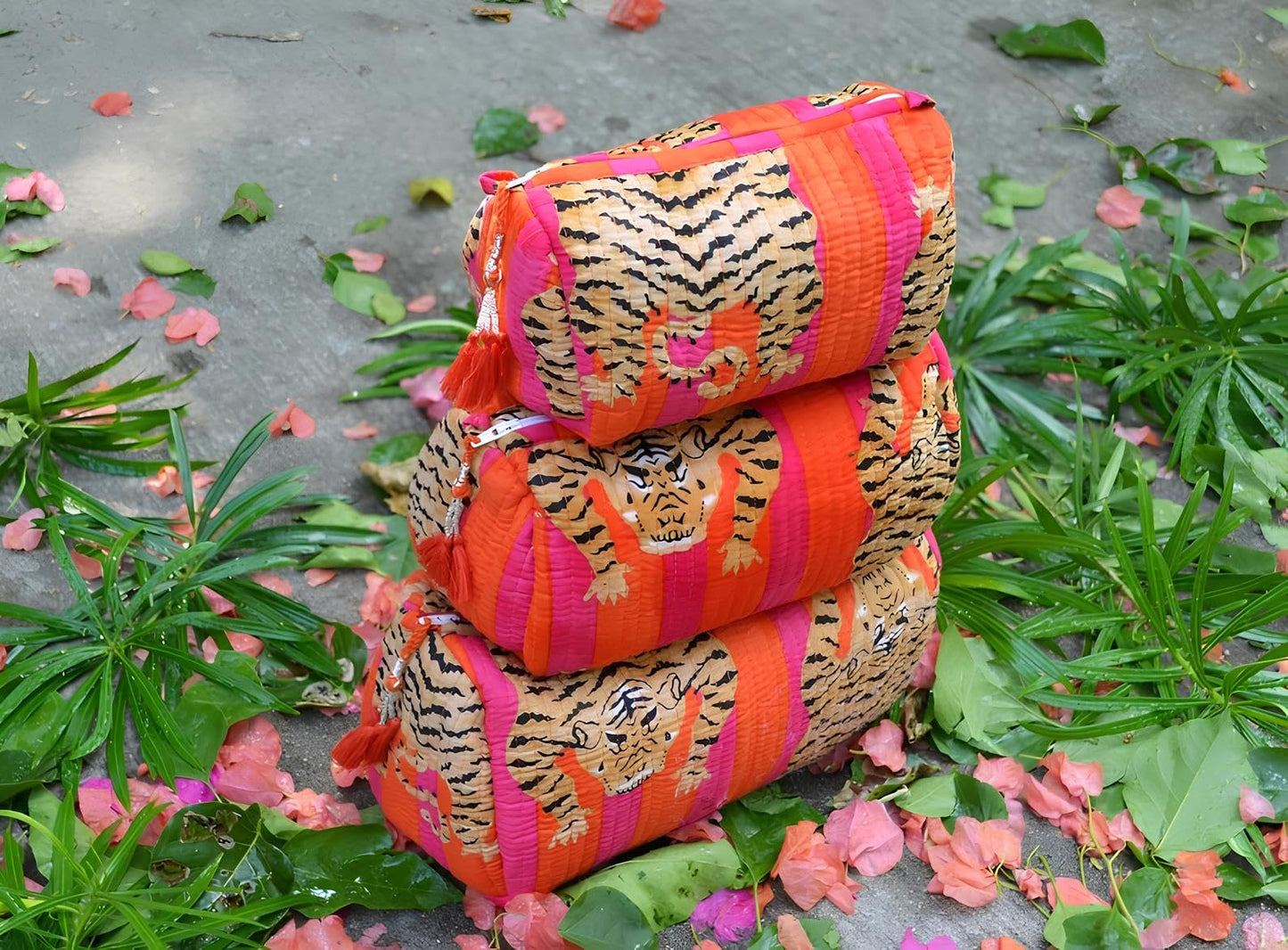 INDACORIFY Tiger Print Makeup Bag Set of 3 Pieces Indian Cotton Toiletry Bag Make up Pouch Travel Bag Quilted Wash Bag Shaving Cotton Cosmetic Kit
