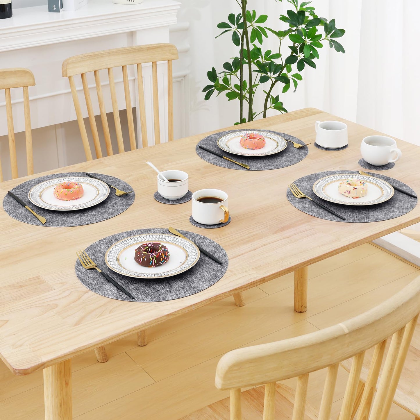 Homaxy Round Faux Leather Placemats and Coasters, Washable Dual-Side Table Mats, Wipeable Heat-Resistant Dining Place Mats for Outdoor and Indoor, Set of 8, Diameter 13 and 3.93 inch, Black